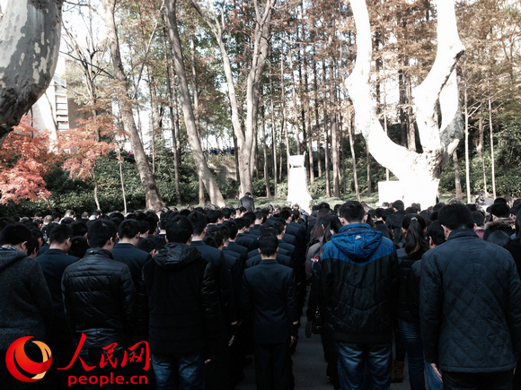 �������Ͼ�12��13�յ磨Ҧ�¡�ʵϰ��������13�����磬�Ͼ�����ɱ�����ߴ��������ɽ����ͬ�������ںӺ���ѧУ԰�ھ��У�ȫУ500����ʦ�������μ��˹������