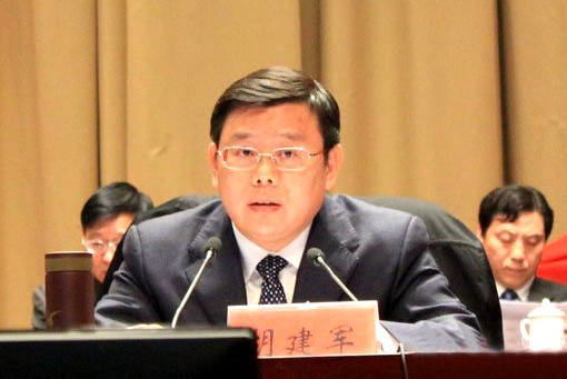 沭阳县委书记胡建军人民网谈法治:遏制权力越线 在基层一线的领导干部