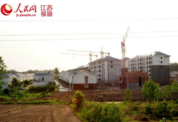 泗阳县众兴镇杨集民族村集中居住区二期小高层正在建设 王新年/摄