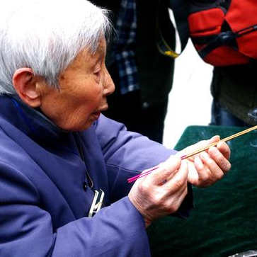 �Ͼ�����ɱ�����߼������мҼ�90������Ӣ�������Ͼ�����ɱ����������ǽǰʹ�޼�����