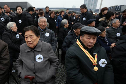 �Ͼ�����ɱ�Ҵ��߲μӹ�����ʽ ���93��17���Ͼ�����ɱ�Ҵ��߲μ��˹��ҹ�����ʽ��������һ�������ǳ��ƽ�����ȥ��������ͬ������Щ�Ҵ��߶������Ѹߣ�����������Ϊ93����ҵ��...����ϸ�� 