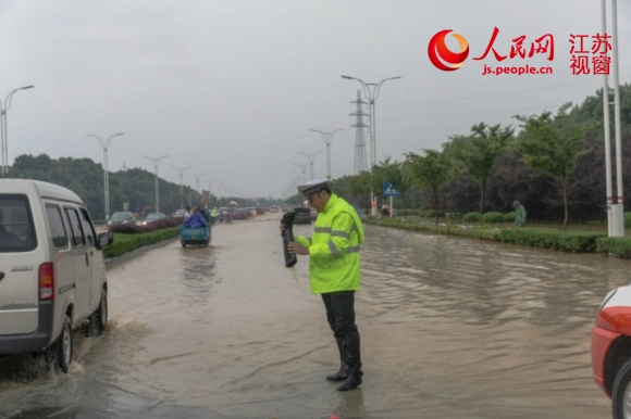 ���ݽ�������һ�ߣ��������� ��������ʱס��