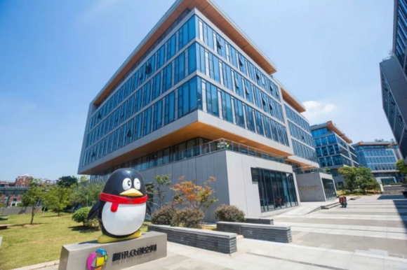 截至2018年底，棲霞高新區已入駐企業2041家，其中高新技術企業144家。簽約注冊新型研發機構10家，市級以上工程技術研究中心23家。