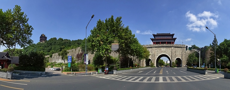 《城牆全景-儀鳳門》