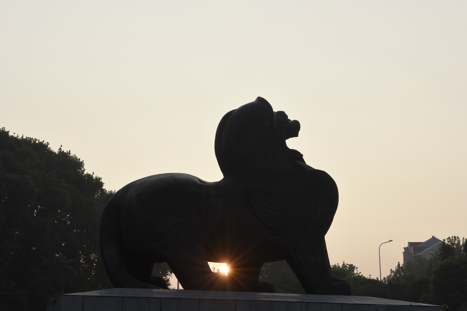 《迎接第一縷陽光的城門——中山門》