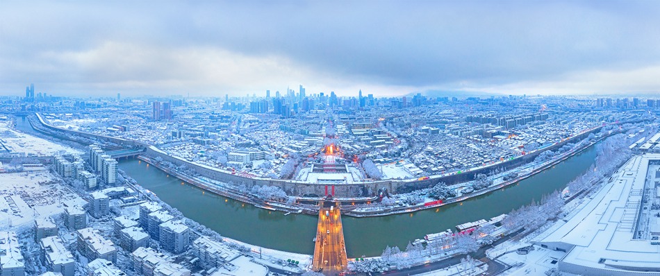 四季不同景色中的南京城牆。  