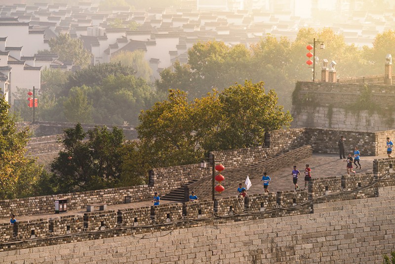 《城牆跑》