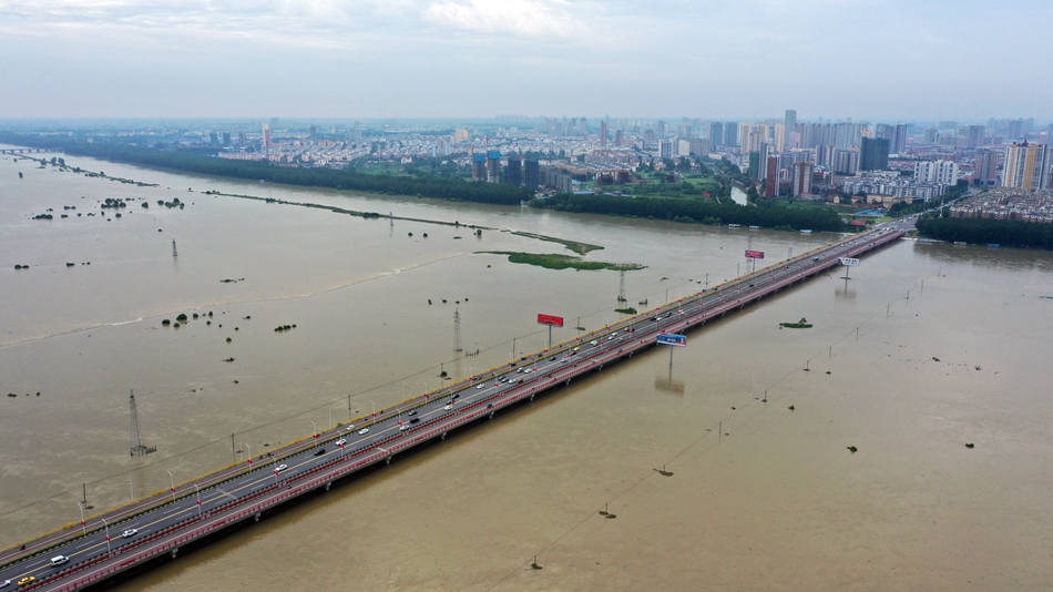 沭阳县新沂河水位上涨。丁华明摄