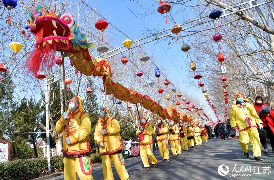 非遺展演踩街活動現場。張開虎攝