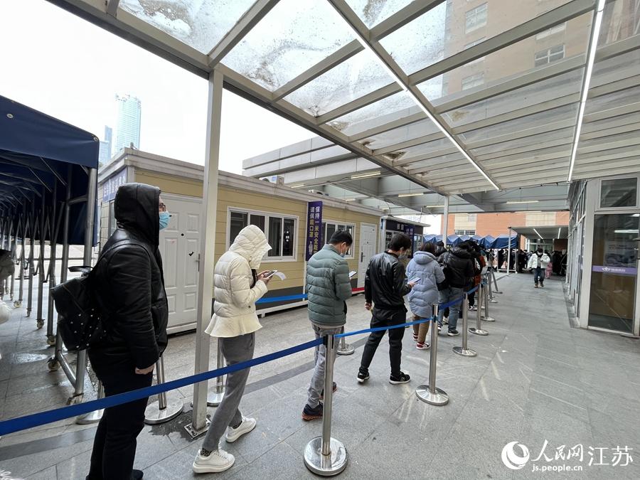 �Ͼ�����ҽԺ������������һ���Ŷ������ᡣ������ ��������