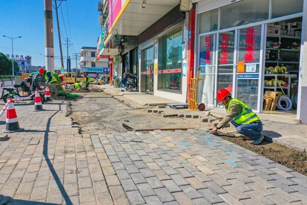 图为孤山镇“十必接”接管施工现场。盛义摄