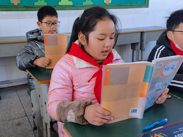 张雨馨在学校学习。受访者供图