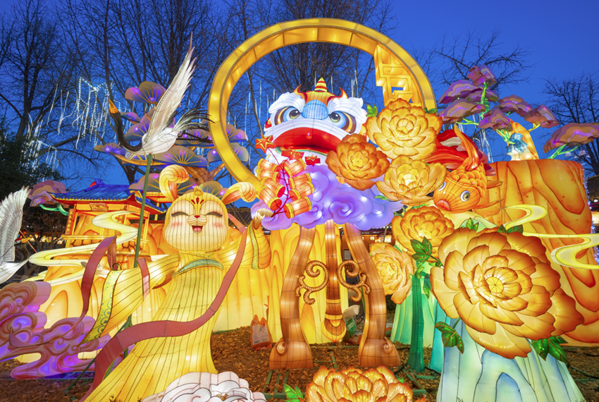 南京老门东灯会现场璀璨夺目。龚文新摄