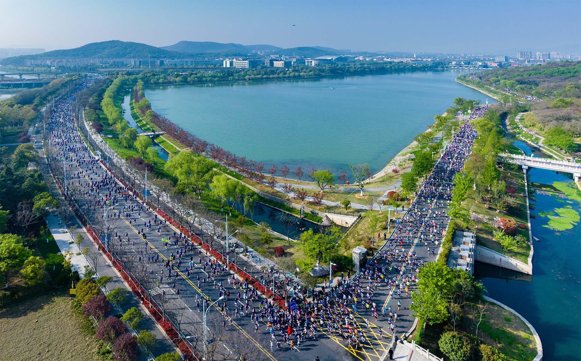 2023南京仙林半马开跑。