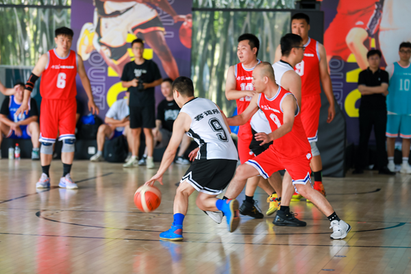 南京市环玄武湖文旅消费发展联盟首届“农行杯”篮球友谊赛。玄武湖综管办