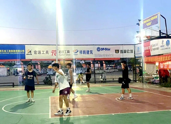 当地积极开展文明实践“夜模式”。邳州市委宣传部供图