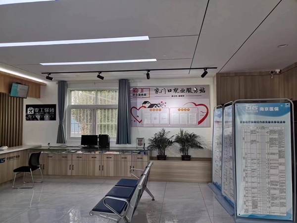 长芦街道“家门口”就业服务站。芦萱摄