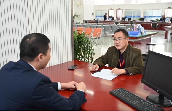淮安金湖：局長進大廳 “走新”更“走心”