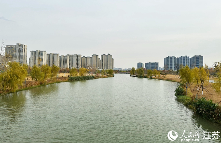 治理后的小马沟河道。人民网 周梦娇摄