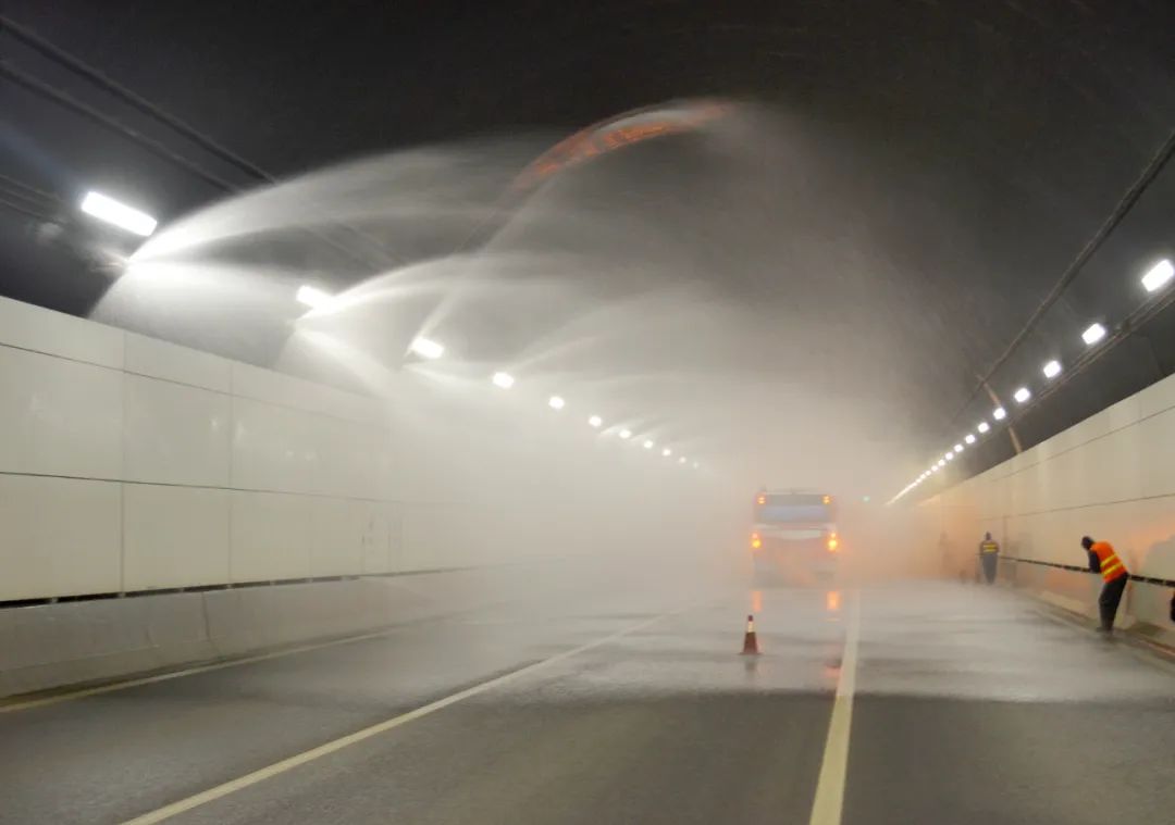南京應天大街長江隧道17日至29日夜間將封閉進行養護作業