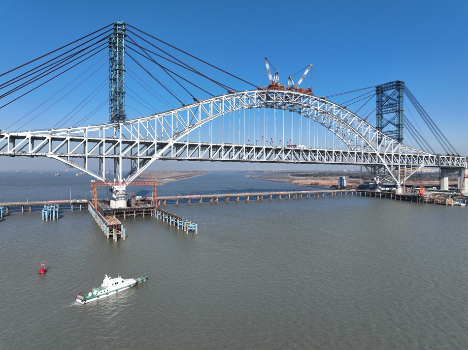 常泰长江大桥天星洲专用航道桥合龙。林飞摄