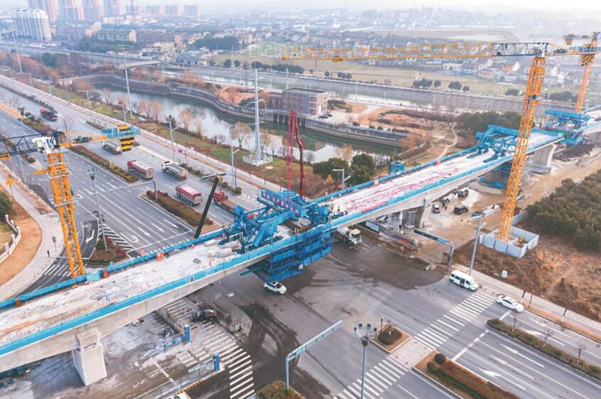 宁马城际铁路（南京段）首联悬臂浇筑连续梁合龙