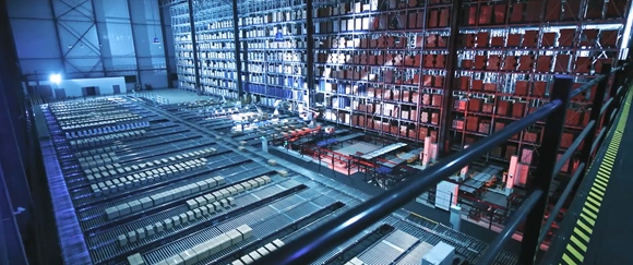 华兴源创科技“5G+立库”实现产品自动上架、拣选、存储、下架。江苏移动供图