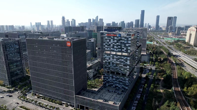 南京建邺高新区诞生了多个百亿级集群。夏元阳摄