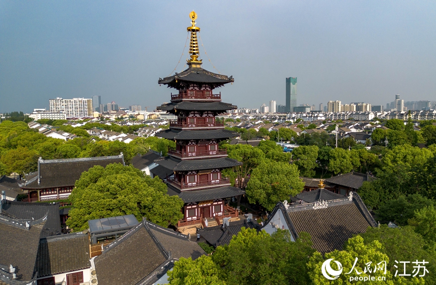 京杭大运河河畔的寒山寺。人民网 徐晨曦摄