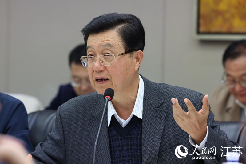 罗一民做《传承张謇精神，再创苏商辉煌》主旨演讲。人民网 李昱辰摄