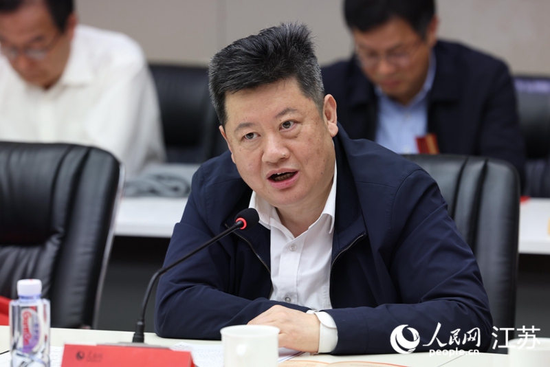 中国质量万里行促进会副会长冯新南做交流发言。人民网 李昱辰摄