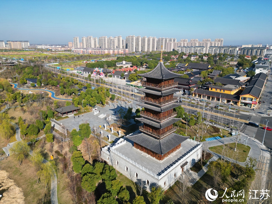 位于新通扬河生态区的观音塔。人民网记者 王继亮摄