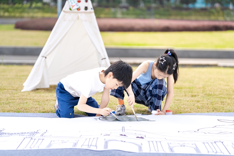 河西南帐篷读书会活动现场。建轩摄
