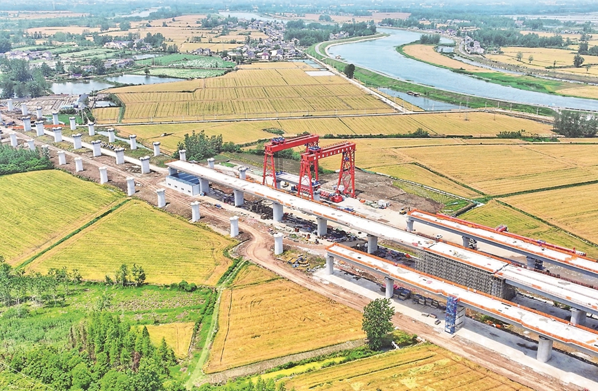 宁淮城际铁路顺利完成首孔箱梁架设  