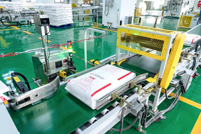 实现量产的POE(聚烯烃弹性体)项目。徐圩新区供图