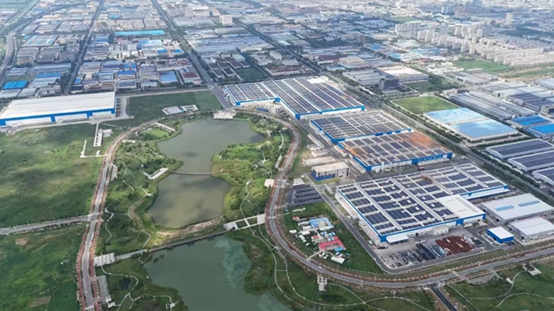 南高齿金湖项目厂房屋顶被光伏板逐步覆盖。受访者供图