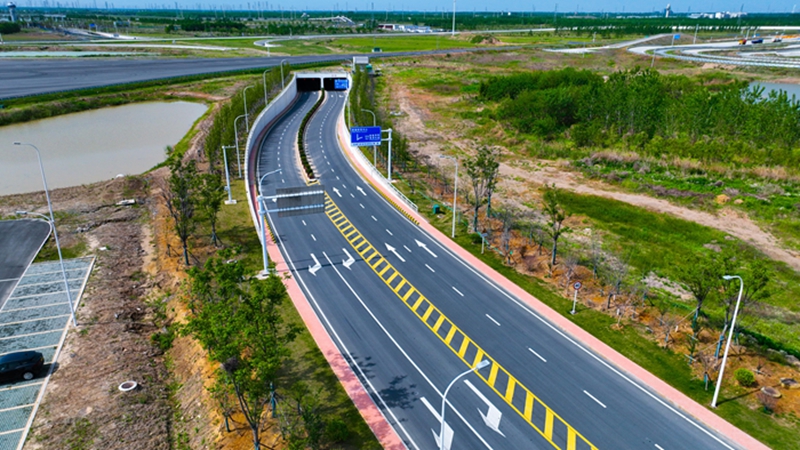 行进中国丨黄海之滨，有座“未来驾校”