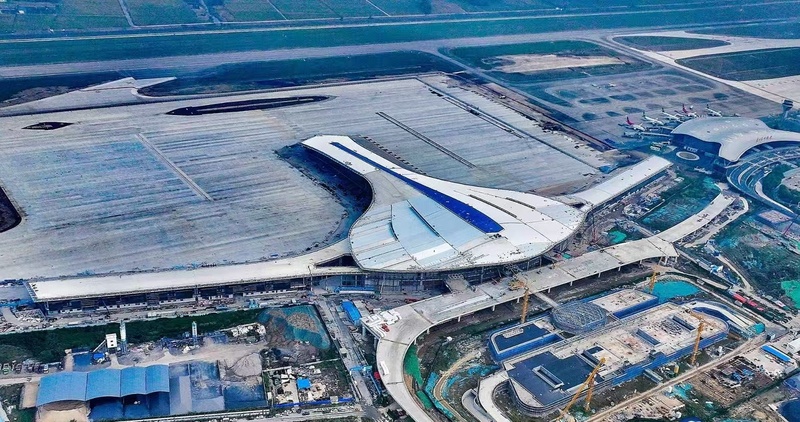 扬泰机场T2航站楼“仙鹤展翅”造型亮相