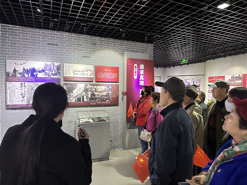 风光里社区党委开展“缅怀先烈守初心 ,传承精神担使命”学习教育活动