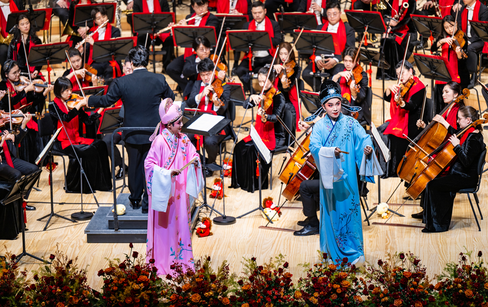 《梁山伯与祝英台・草桥结拜》管弦乐版演出现场。宗晓东摄