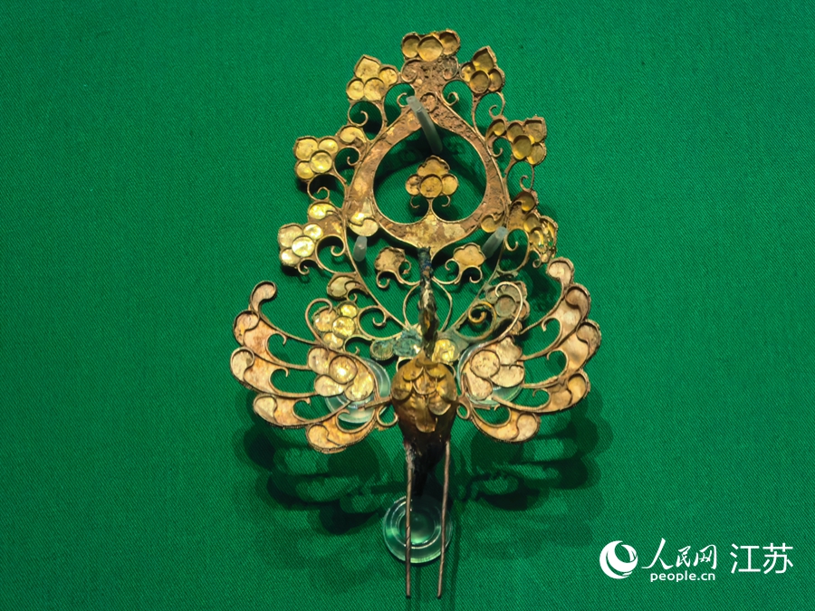 唐代凤形包金银步摇。人民网记者 王继亮摄