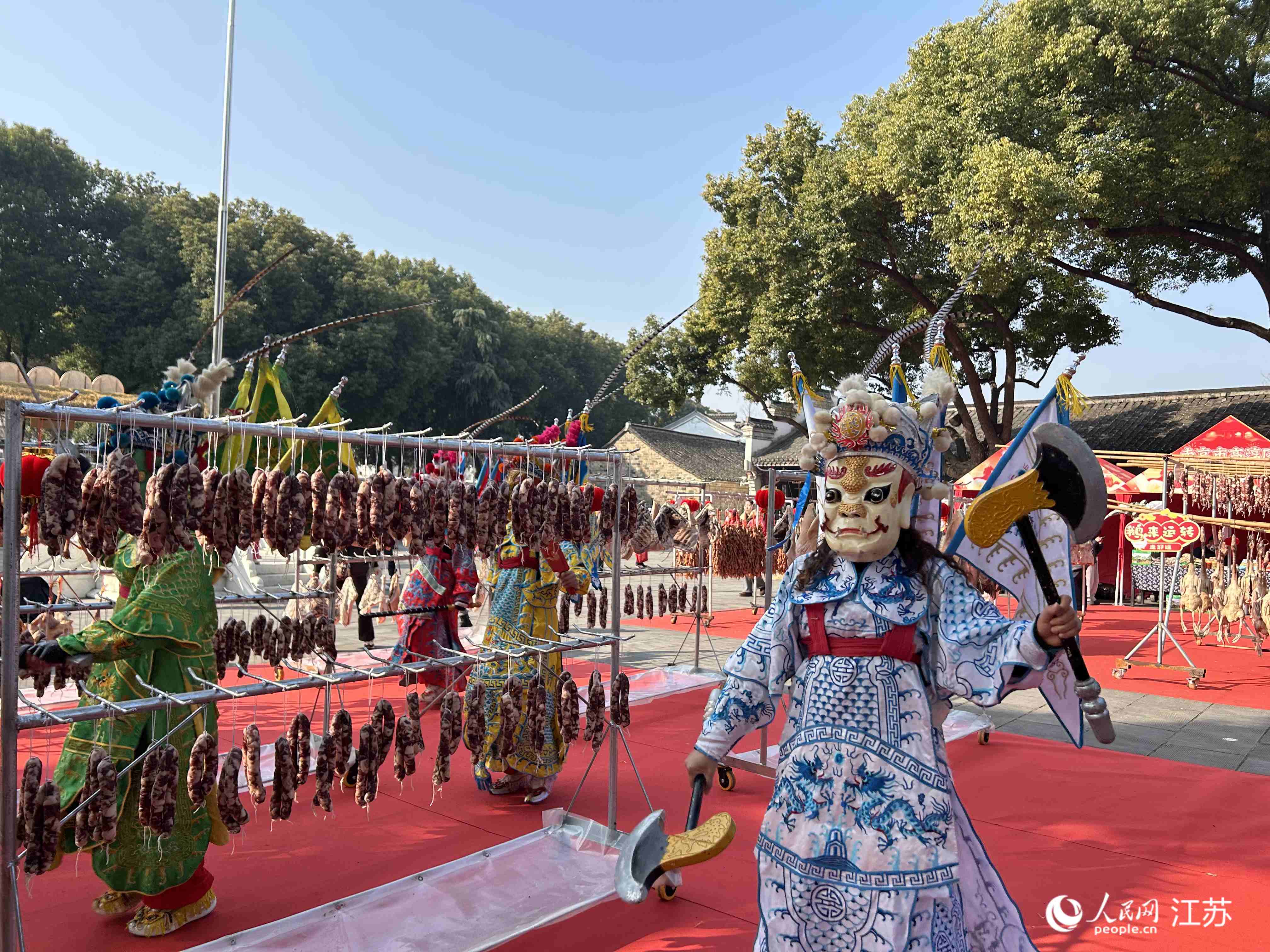 江蘇省級非遺椏溪“跳五猖”舞者巡游。人民網記者 王丹丹攝