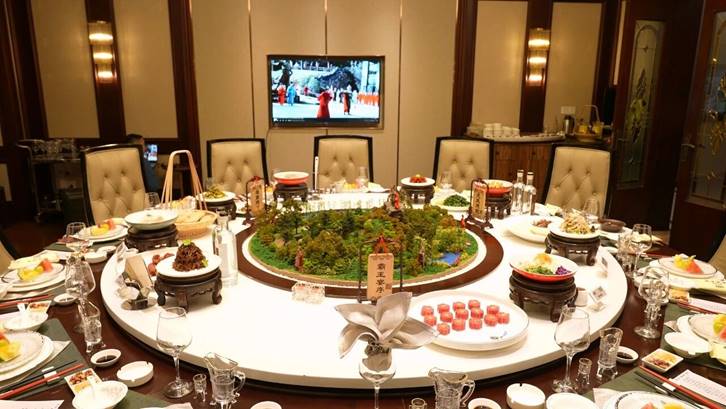 南京大厂街道有桌“霸王宴”