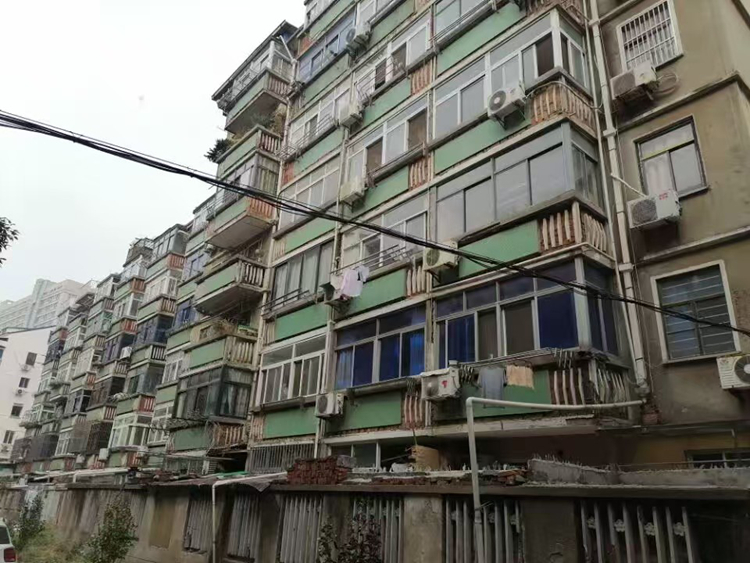 改造前的斜桥巷小区。斜桥巷社区供图