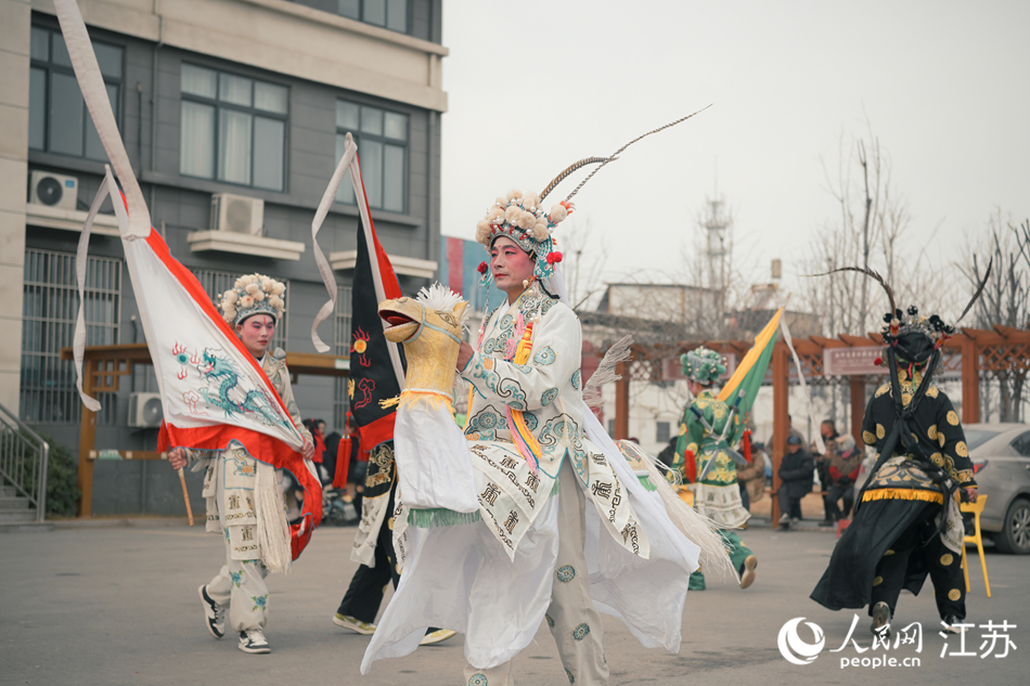 邳州跑竹馬表演。