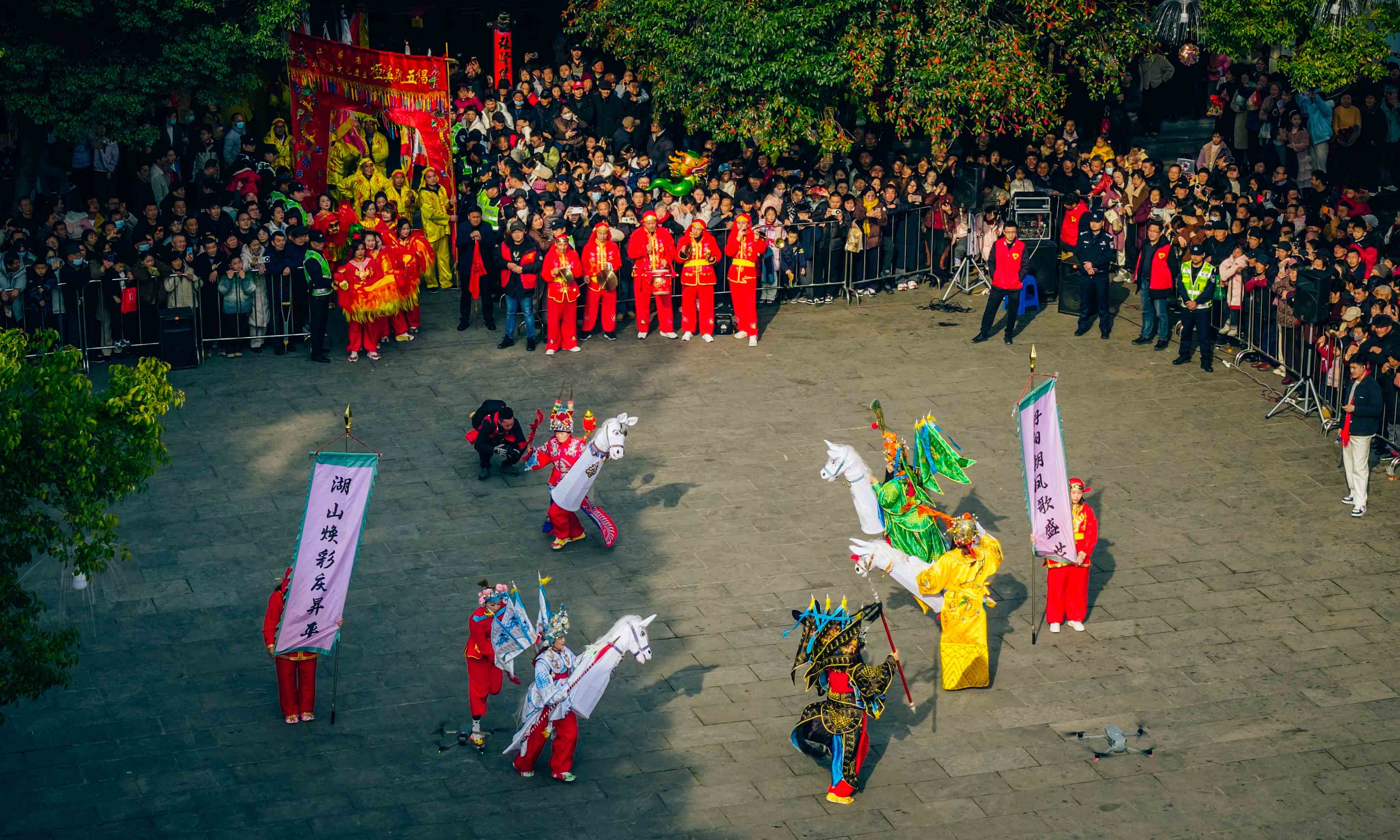 东坝大马灯演绎骏马奔腾。高淳区融媒体中心供图