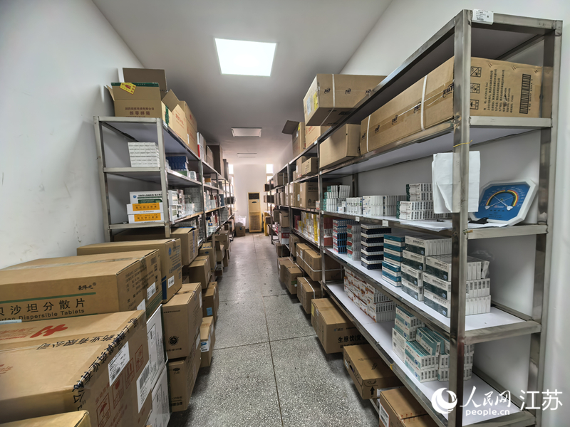 新城橋街道社區衛生服務中心提前備好春節期間各類常用藥。人民網記者 王繼亮攝