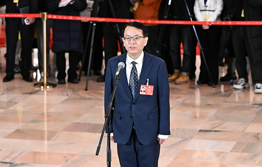 住苏全国政协委员蒋鹏举亮相首场“委员通道”