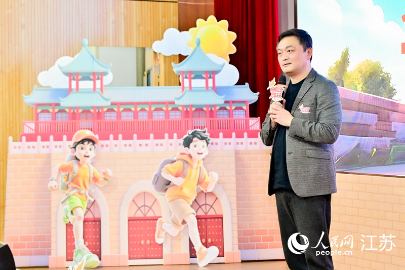 专家现场点评。人民网 李昱辰摄