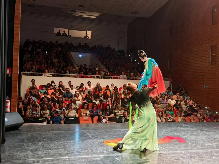 海外文化交流演出现场。如皋市委宣传部供图